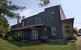 The Benchmark Inn